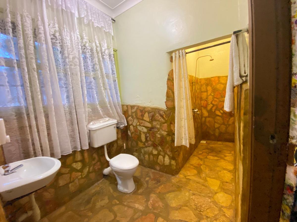 Afro Smile Hotel And Guest House-ג'ינג'ה מראה חיצוני תמונה