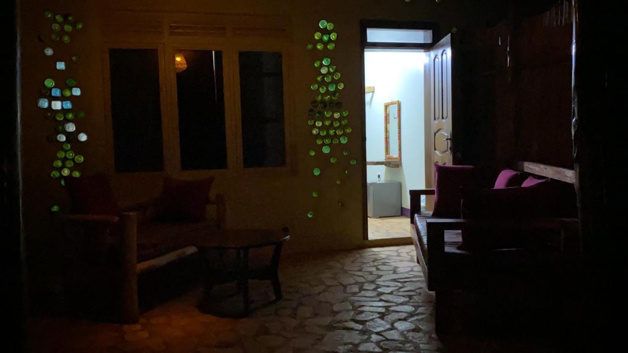 Afro Smile Hotel And Guest House-ג'ינג'ה מראה חיצוני תמונה