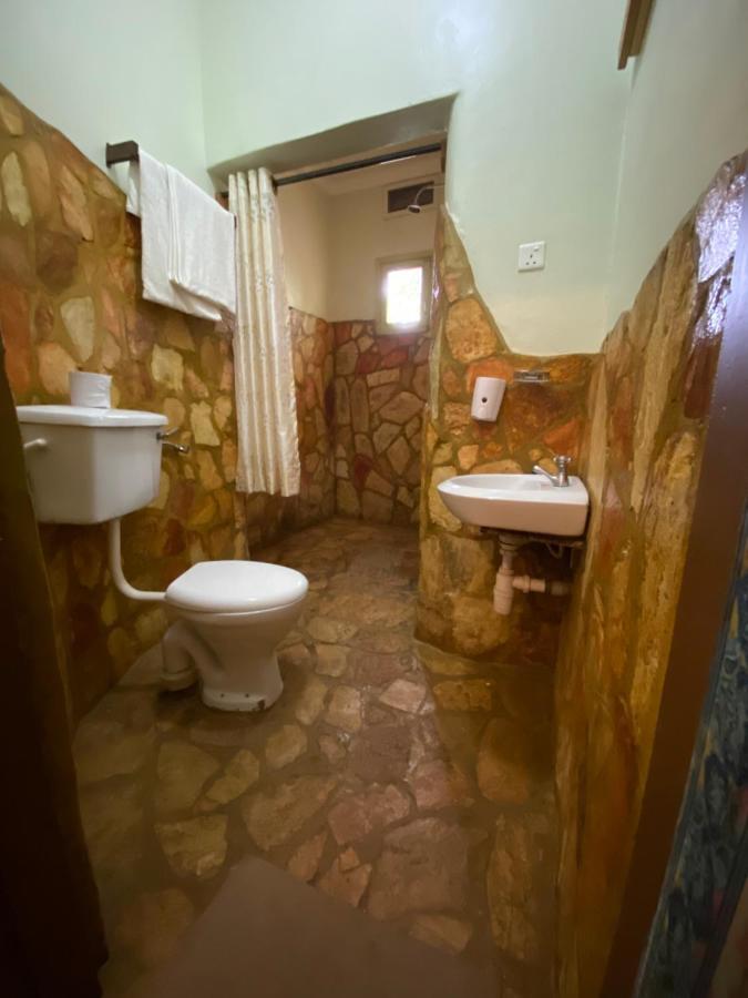 Afro Smile Hotel And Guest House-ג'ינג'ה מראה חיצוני תמונה