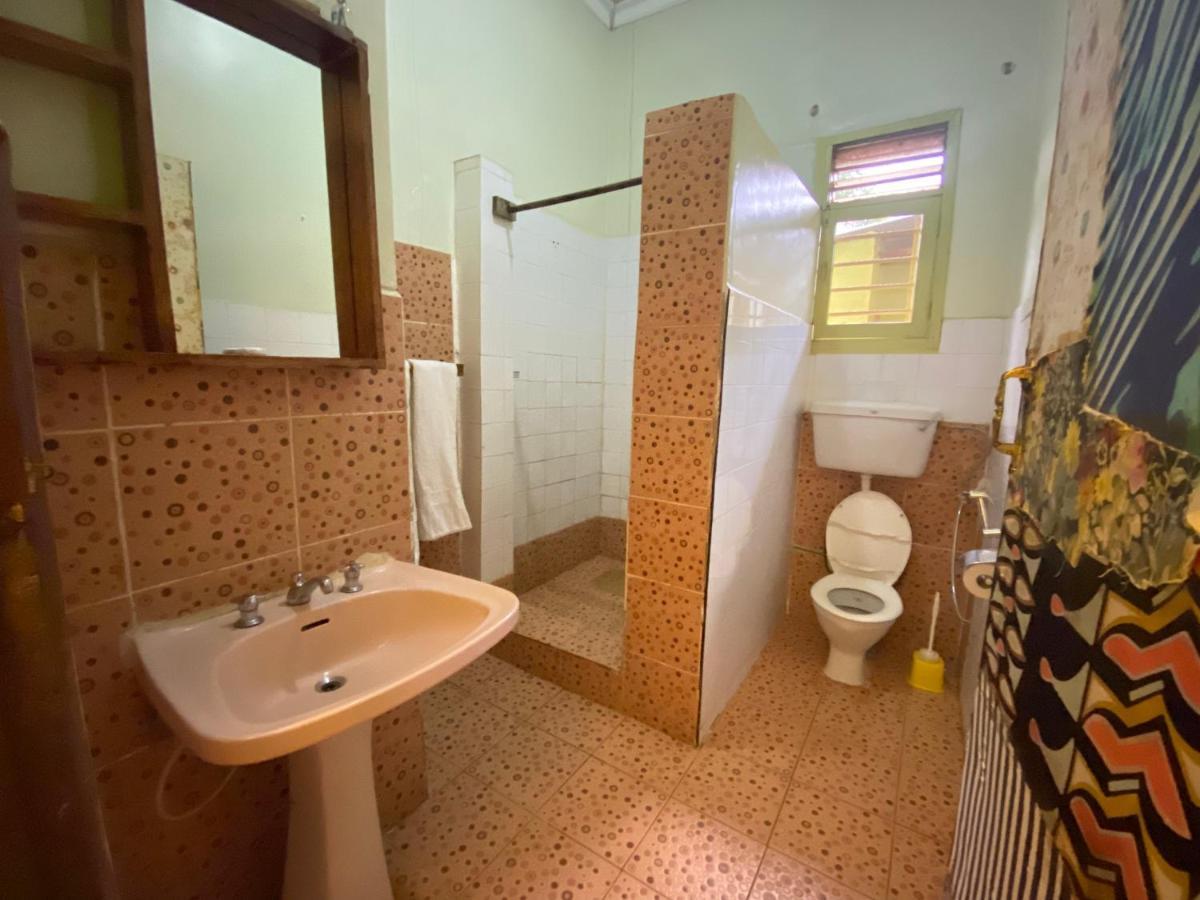 Afro Smile Hotel And Guest House-ג'ינג'ה מראה חיצוני תמונה
