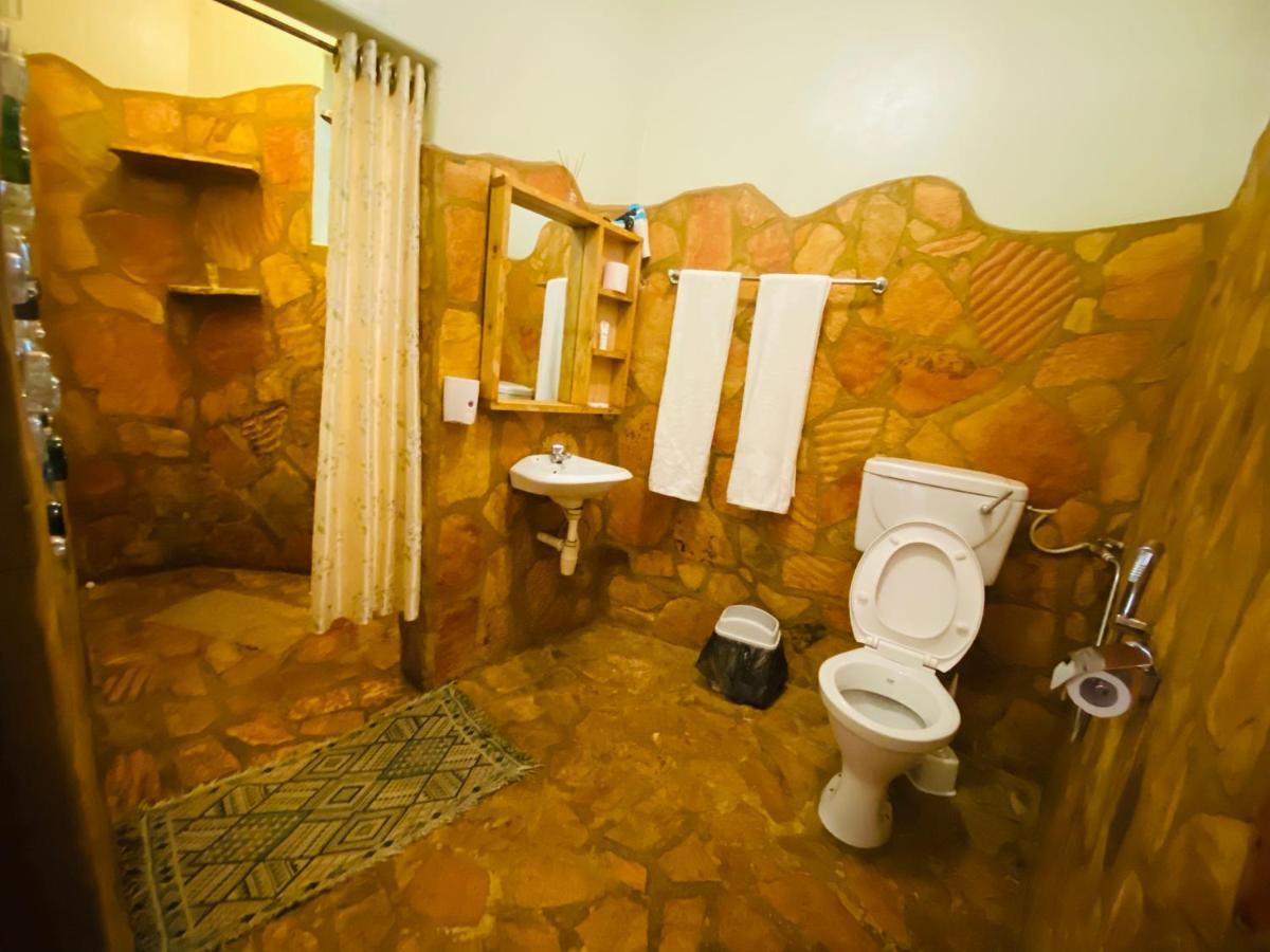 Afro Smile Hotel And Guest House-ג'ינג'ה מראה חיצוני תמונה