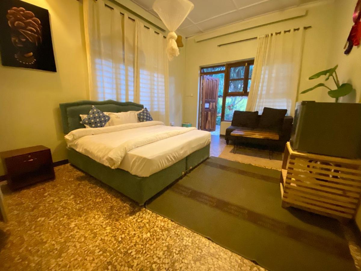 Afro Smile Hotel And Guest House-ג'ינג'ה מראה חיצוני תמונה
